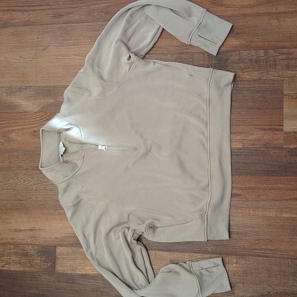 Danskin athletic top size large - Picture 1 of 4